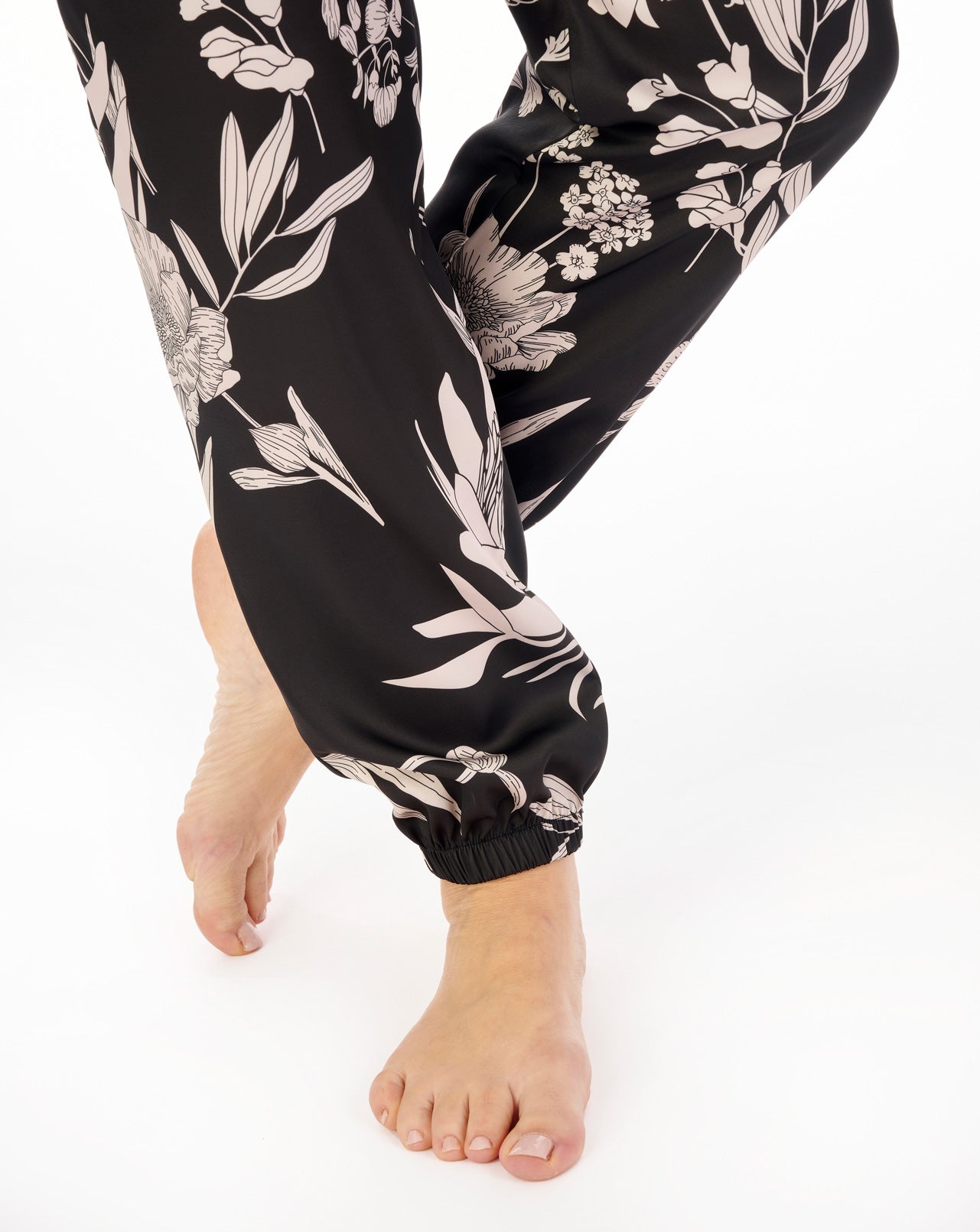 Satin Floral Print Round Neck Pyjama Set GL04710
