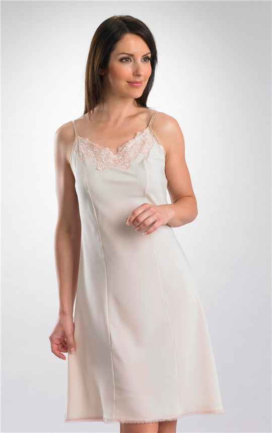 Gaspé Crepe 39'' Opera Top Slip GL810